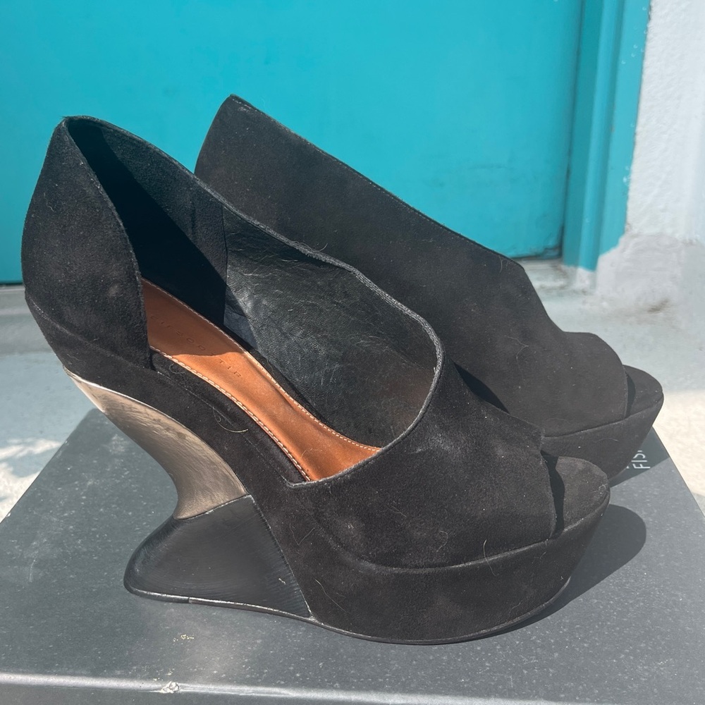 🖤 Leifsdottir Katarina Sculptural Suede Wedges - 7.5 ✨